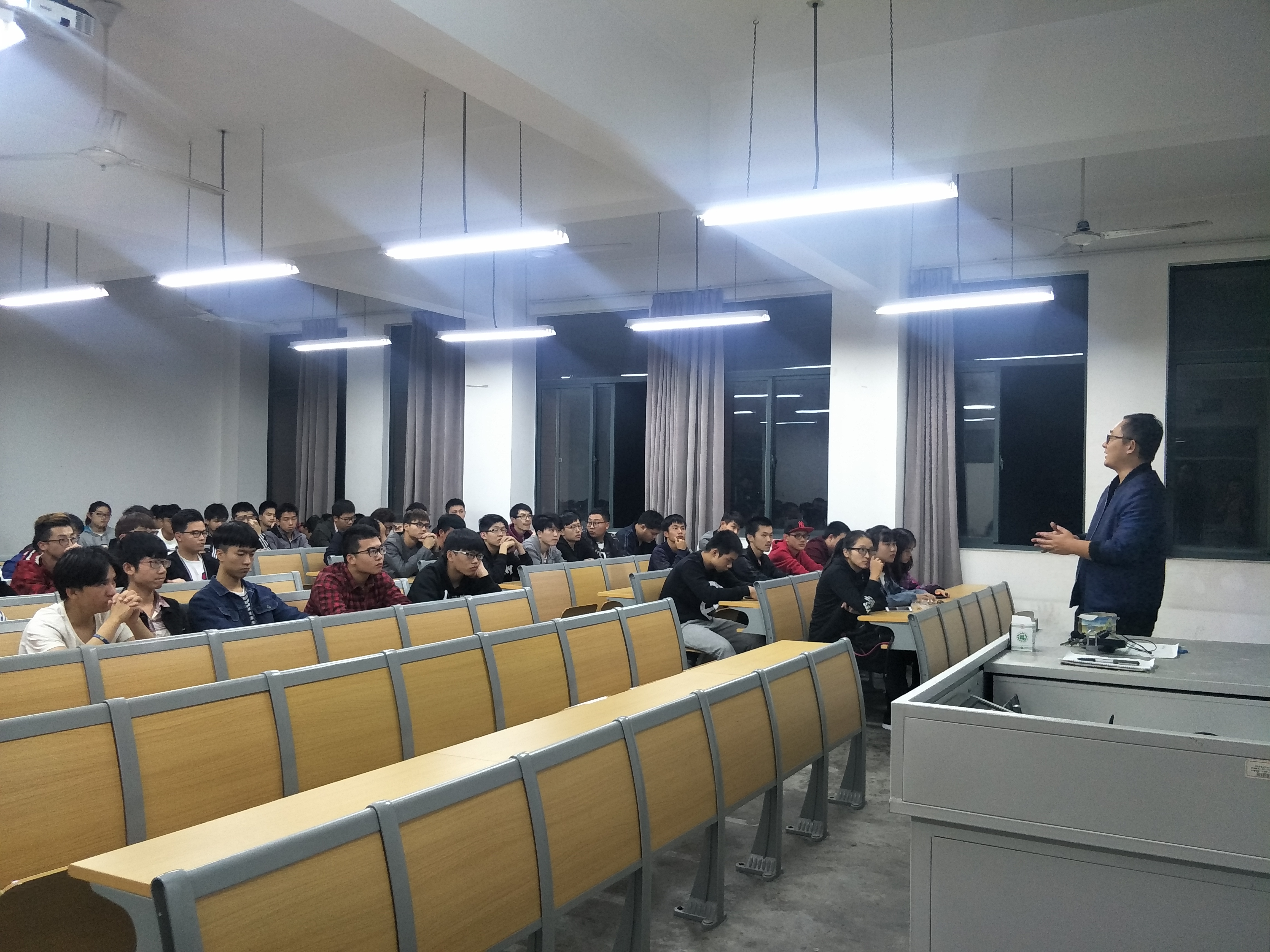 上海科学技术职业学院车迷俱乐部新生见面会