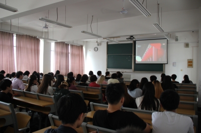 商贸管理学院党支部师生收看直播-3 商贸管理学院党支部师生收看直播-3