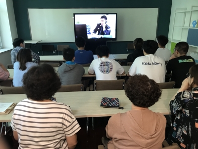 组织师生开展安全教育片首映活动 组织师生开展安全教育片首映活动